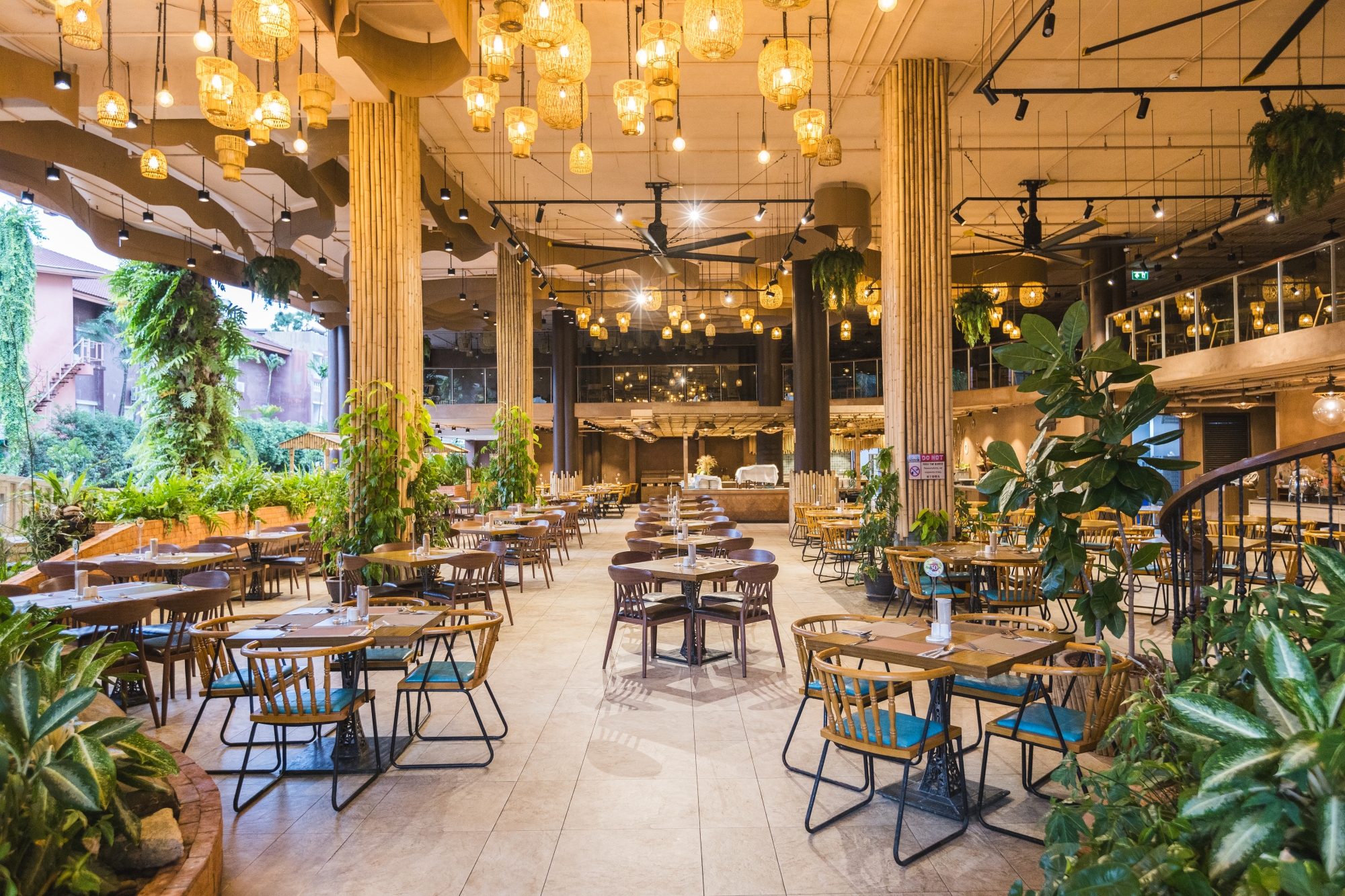 Phuket Resorts with Thai & International Dining – All in One Place